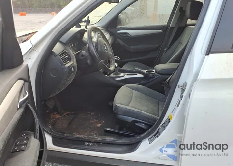 2015 BMW X1 xDrive28I z USA, uszkodzony, nr VIN WBAVL1C51FVY25628